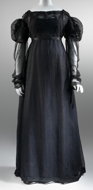 Robe de deuil / veuve à l'époque de la Régence (1820)